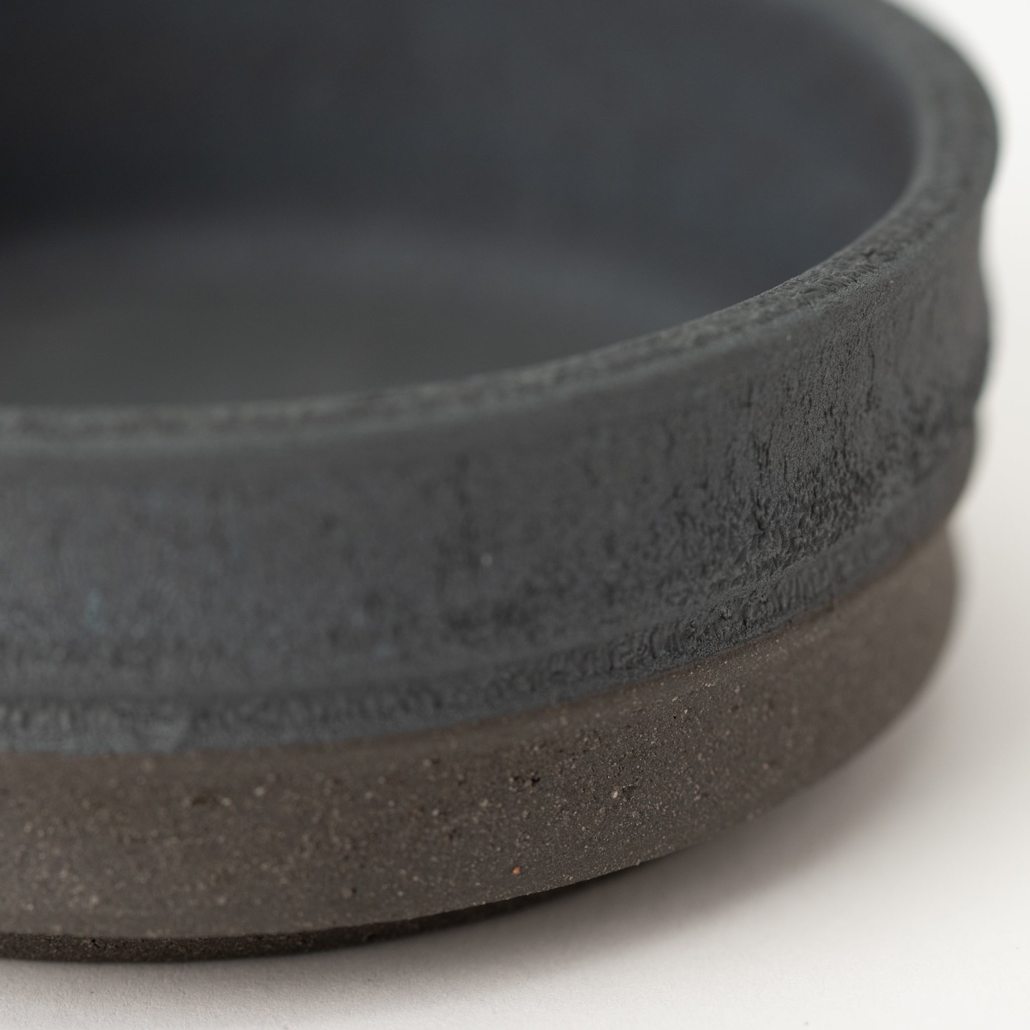 Naginowa Ibushi black Circle Shallow BANKO Ware Japanese Bonsai Pot 4.2in.