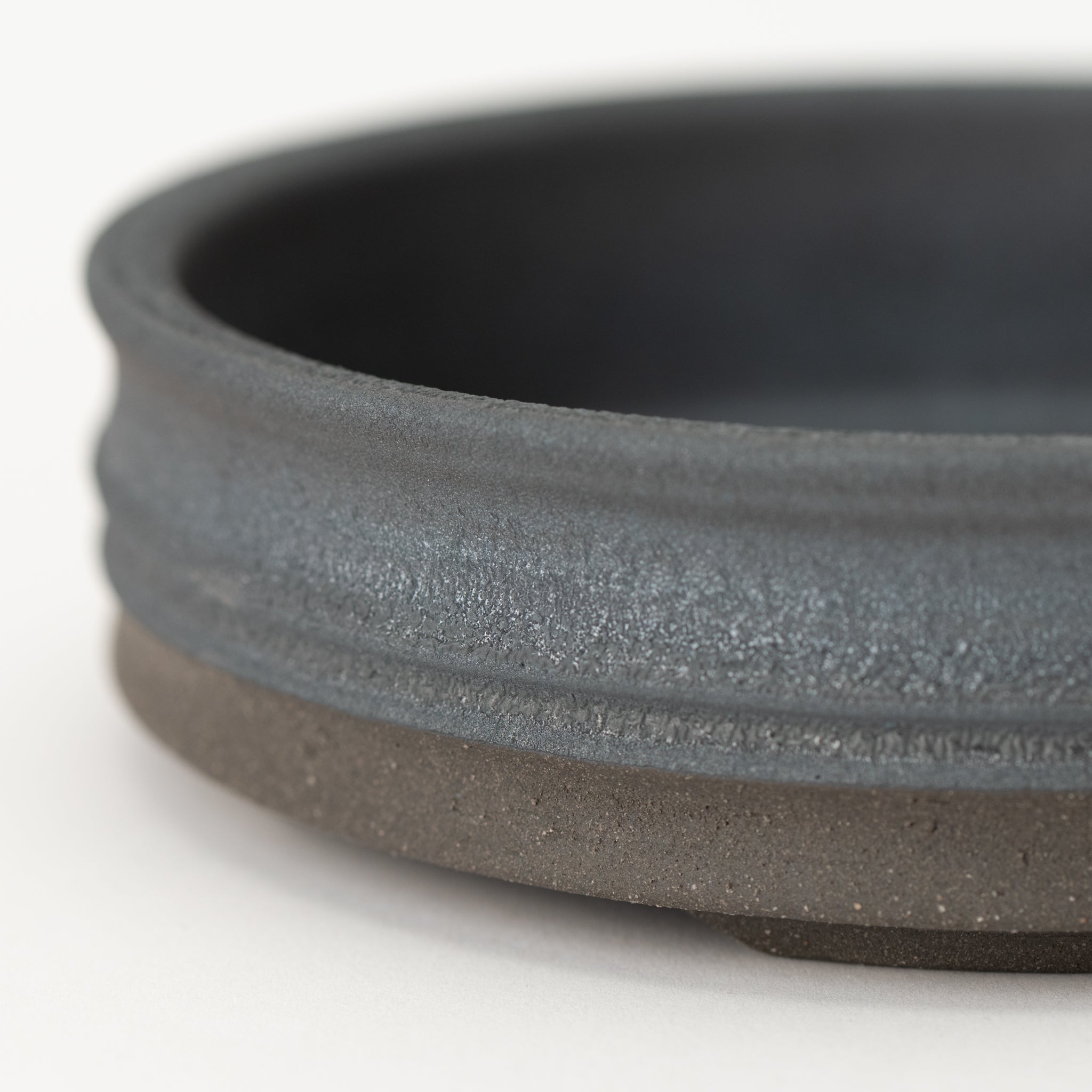 Naginowa Ibushi black Circle Shallow BANKO Ware Japanese Bonsai Pot 6.5 in.