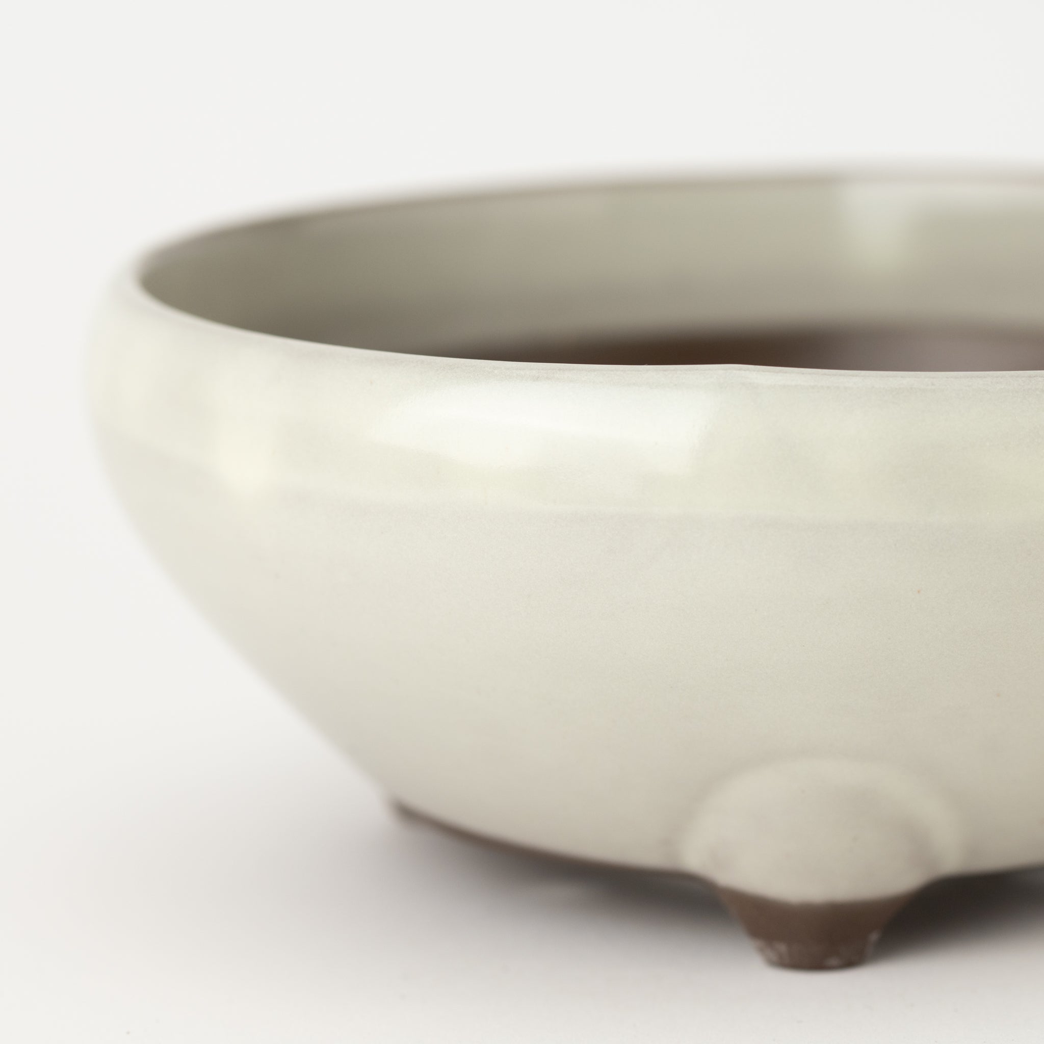 Naginowa Cream Round Shape BANKO Ware Japanese Bonsai Pot 6.3 in.