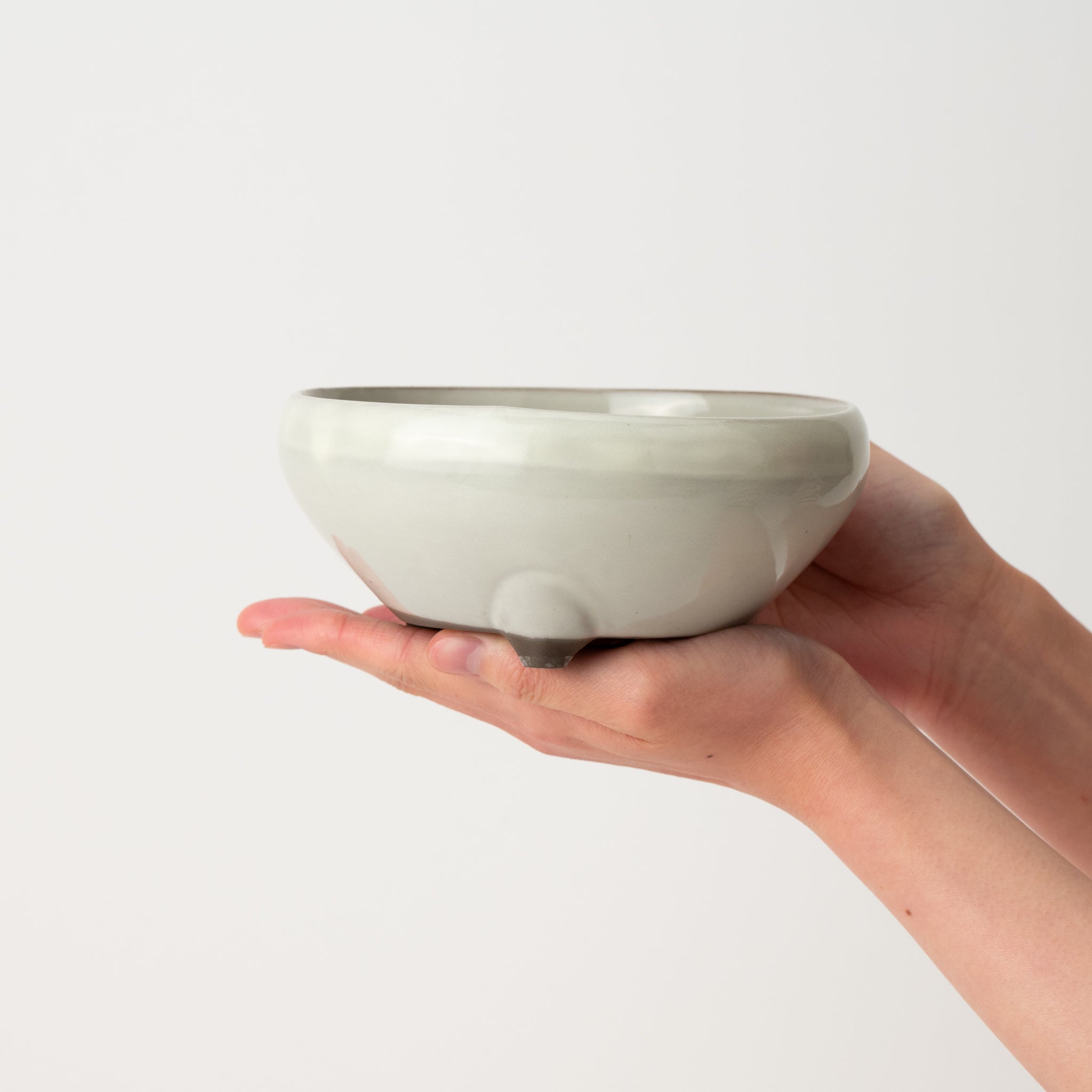Naginowa Cream Round Shape BANKO Ware Japanese Bonsai Pot 6.3 in.