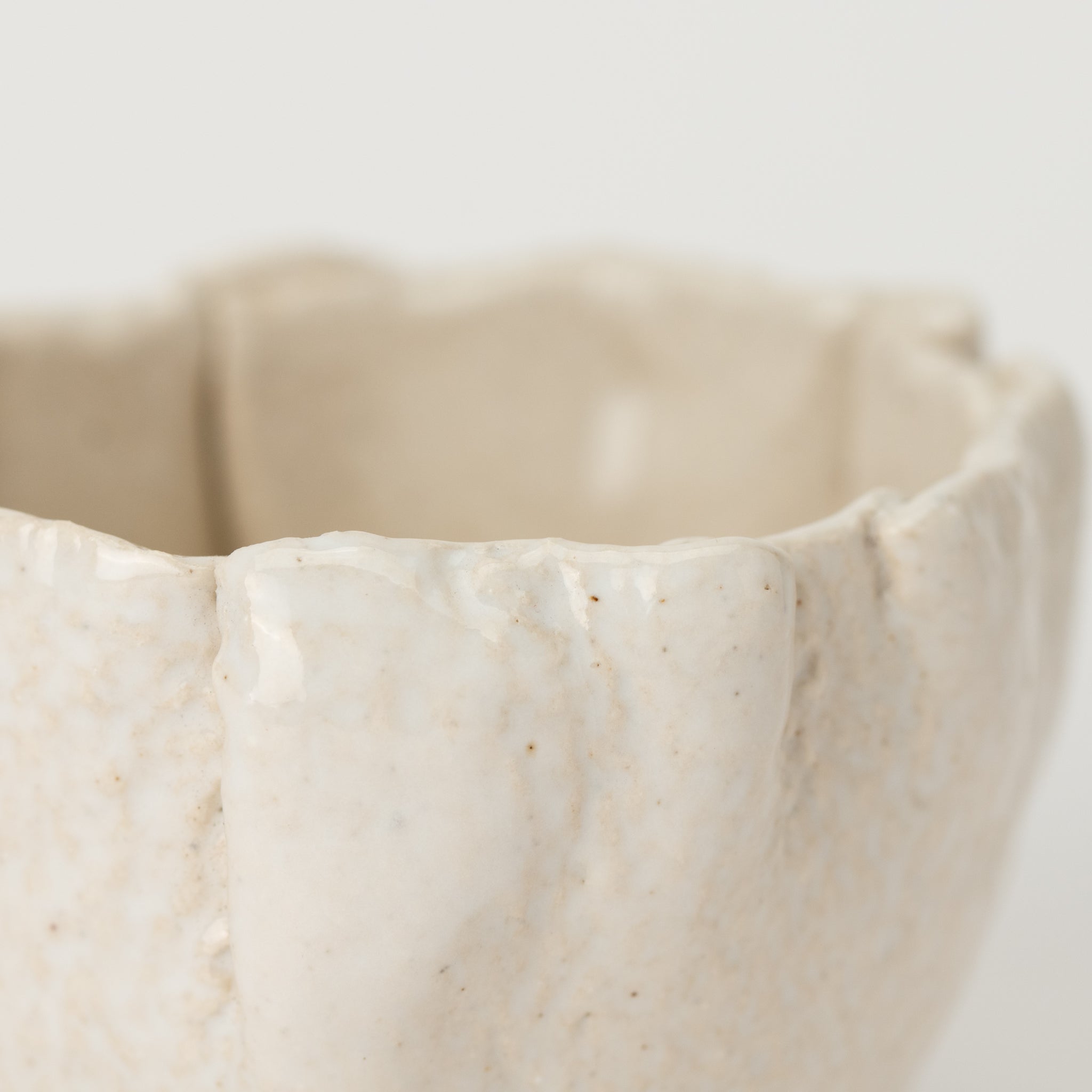 Naginowa White Rounded BANKO Ware Japanese Bonsai Pot 3.3 in.