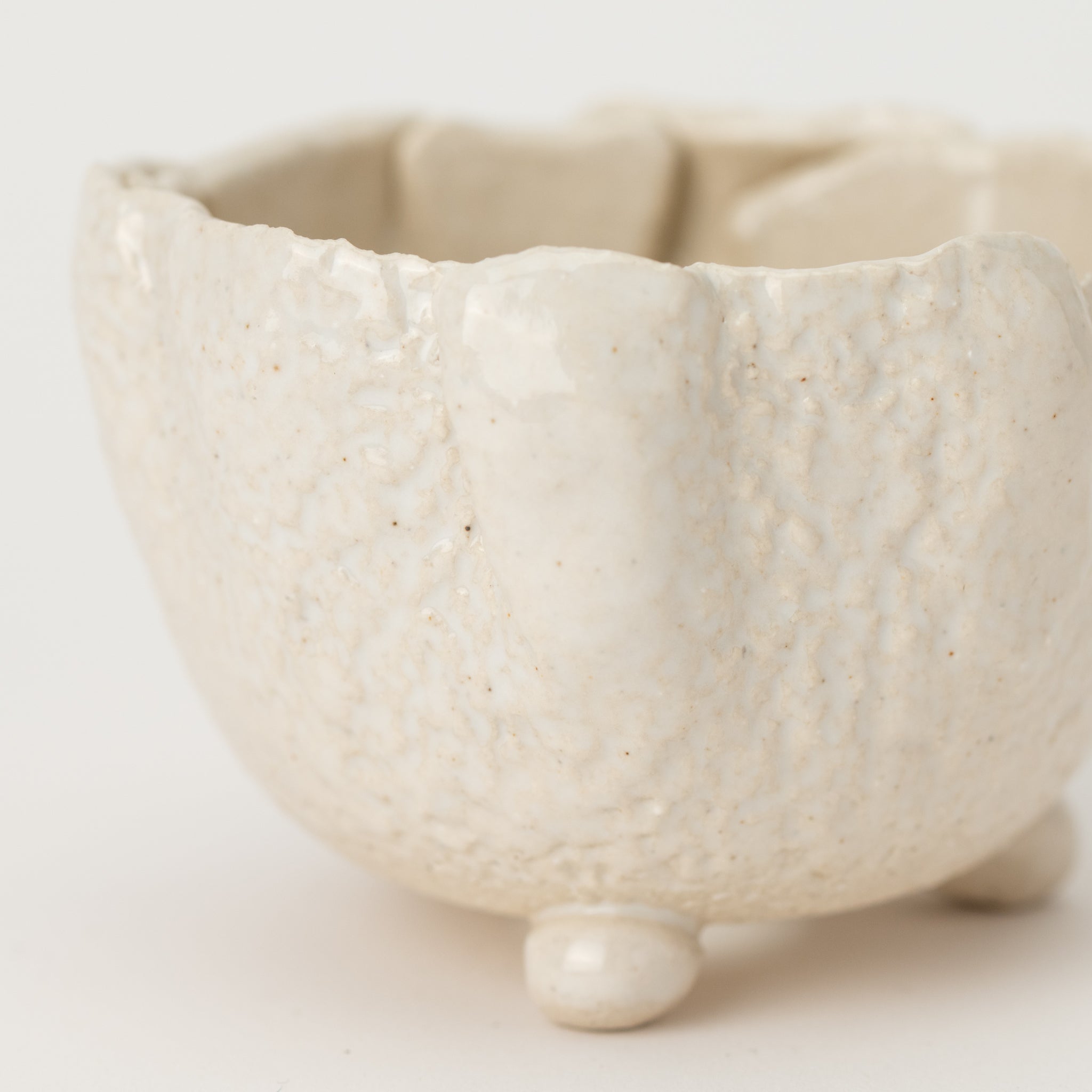 Naginowa White Rounded BANKO Ware Japanese Bonsai Pot 3.3 in.