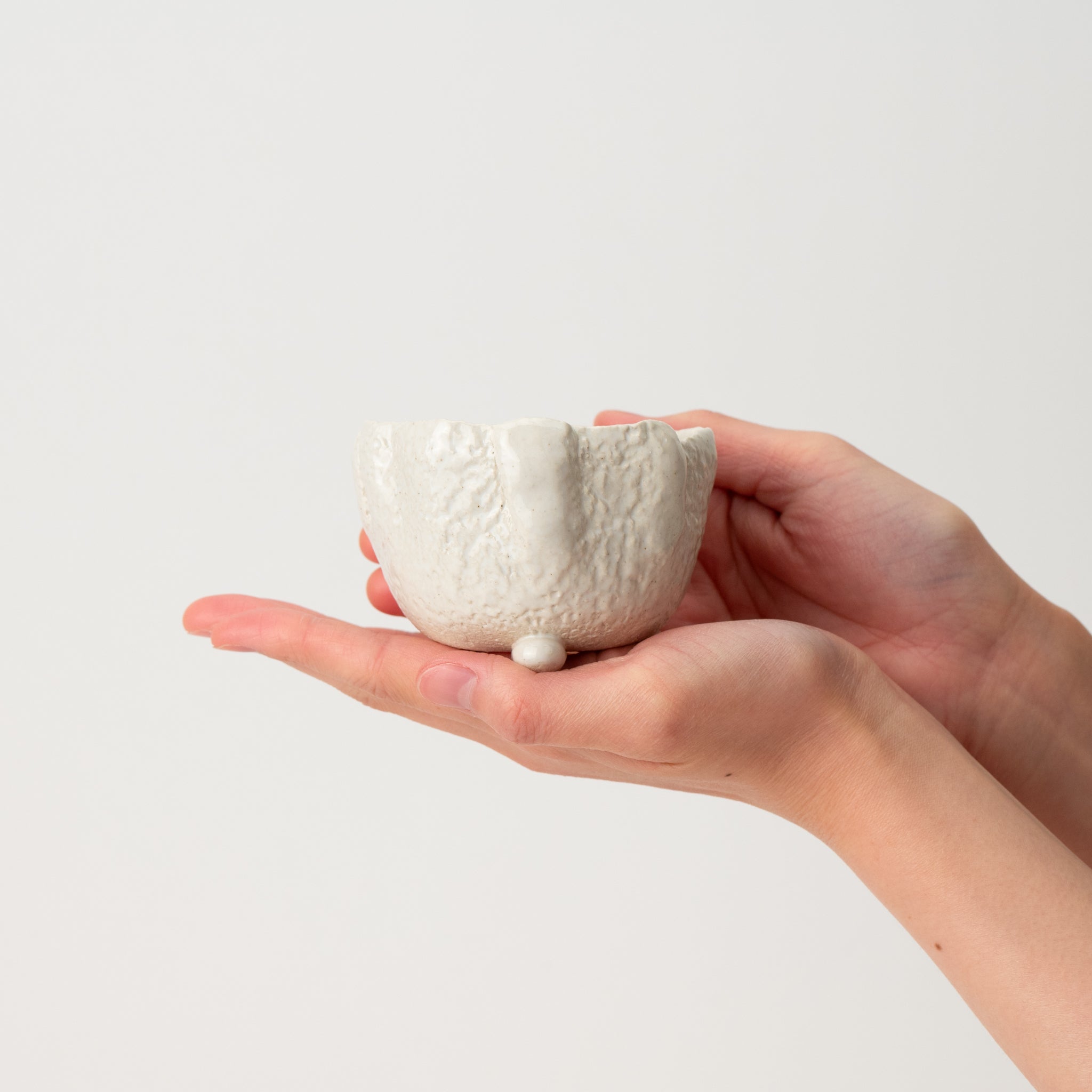 Naginowa White Rounded BANKO Ware Japanese Bonsai Pot 3.3 in.