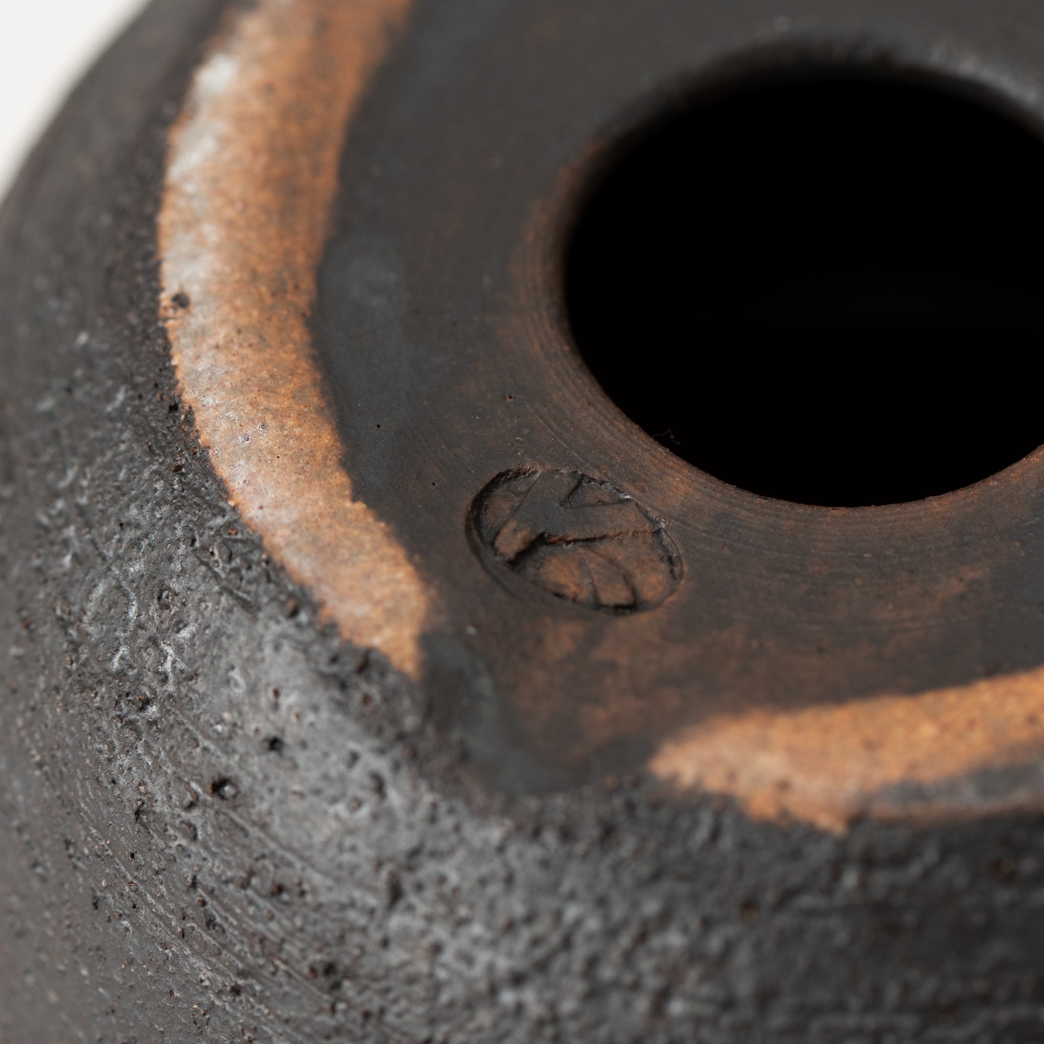 Naginowa Shigaraki Ware Gold Rust Round Japanese Bonsai Pot