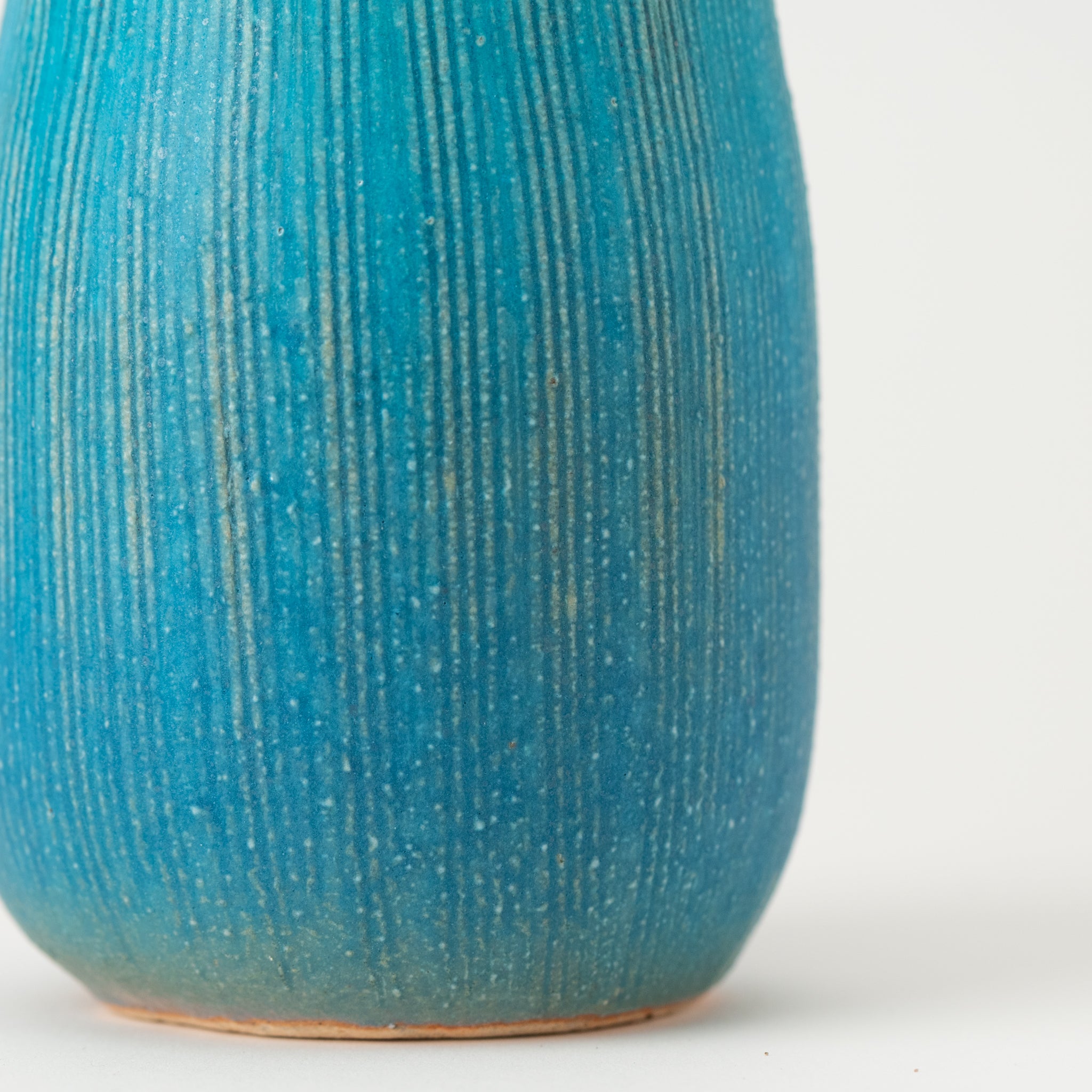 Naginowa Shigaraki Ware Seiran Acorn Flower Vase