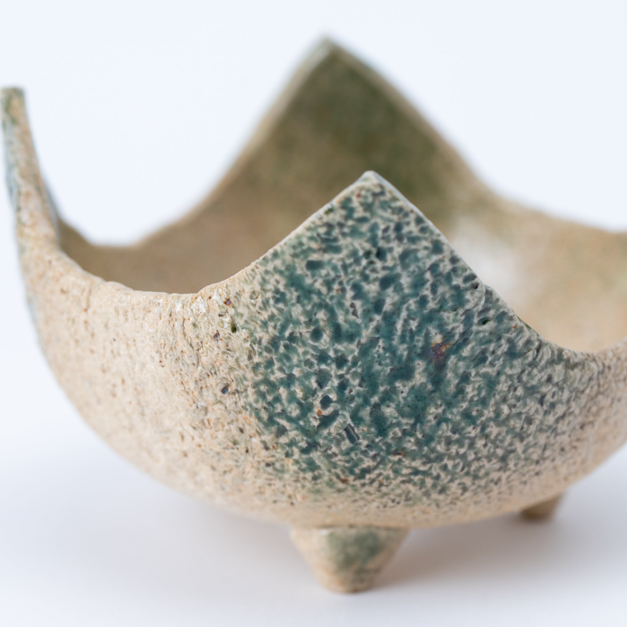 NAGINOWA Beige Green Crown BANKO Ware Japanese Bonsai Pot 4.1 in.