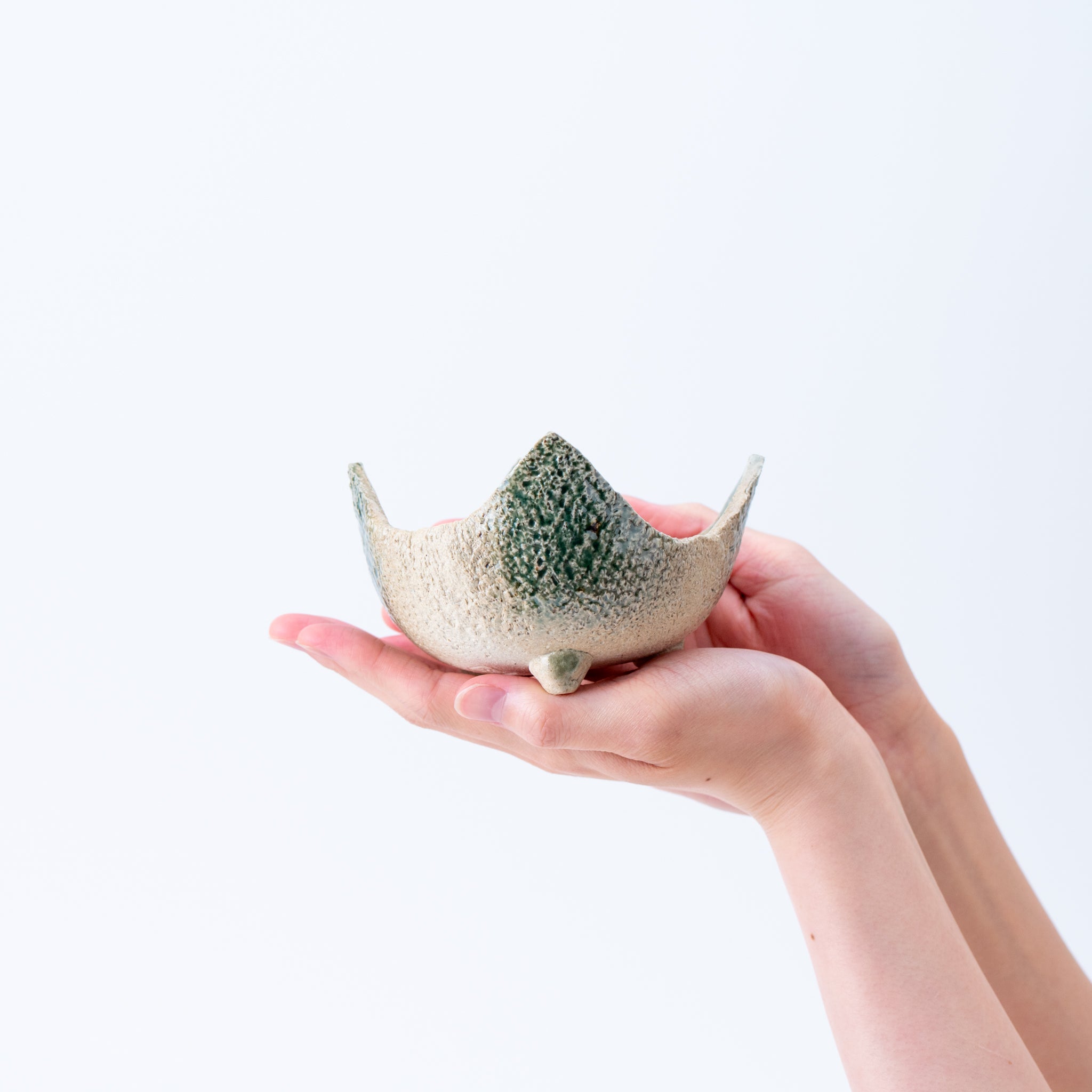 NAGINOWA Beige Green Crown BANKO Ware Japanese Bonsai Pot 4.1 in.