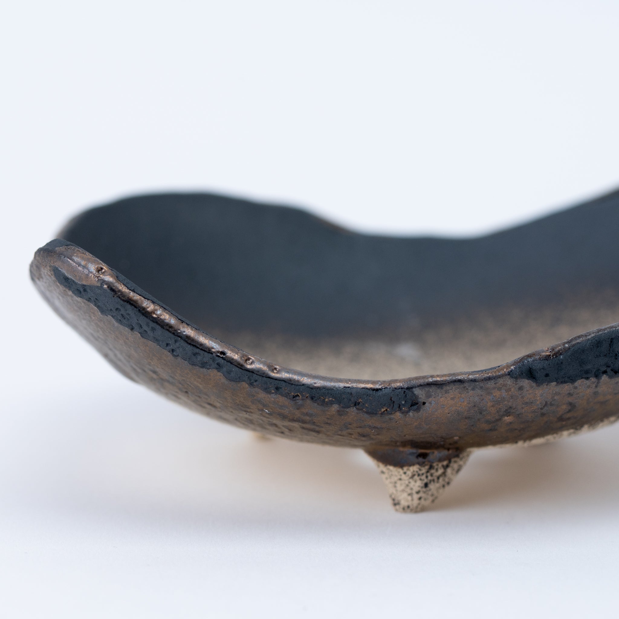 NAGINOWA Black Gold Leaves Shape BANKO Ware Japanese Bonsai Pot 5.3 in.