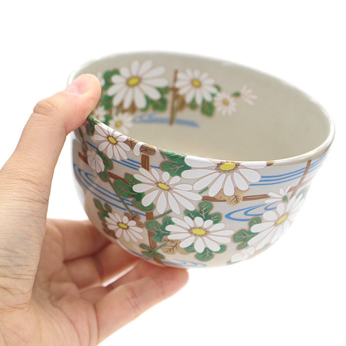 Traditional Matcha Bowl White Chrysanthemum