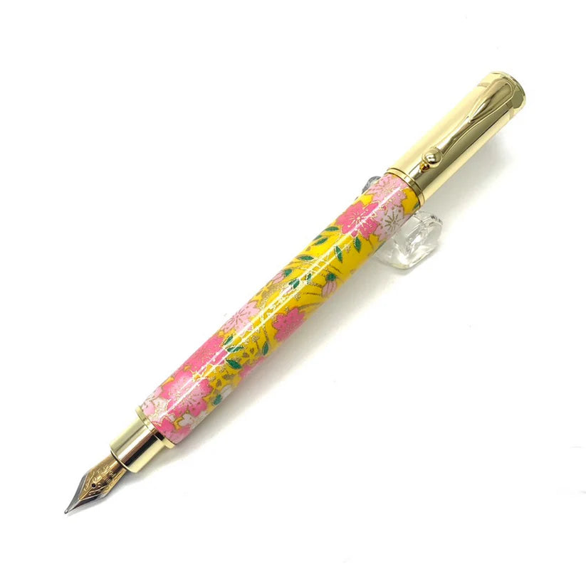 F-style Miyabina Mino Washi Yuzen Pattern Magnet Cap Fountain Pen Weeping Cherry Blossom/Yellow TWM2315