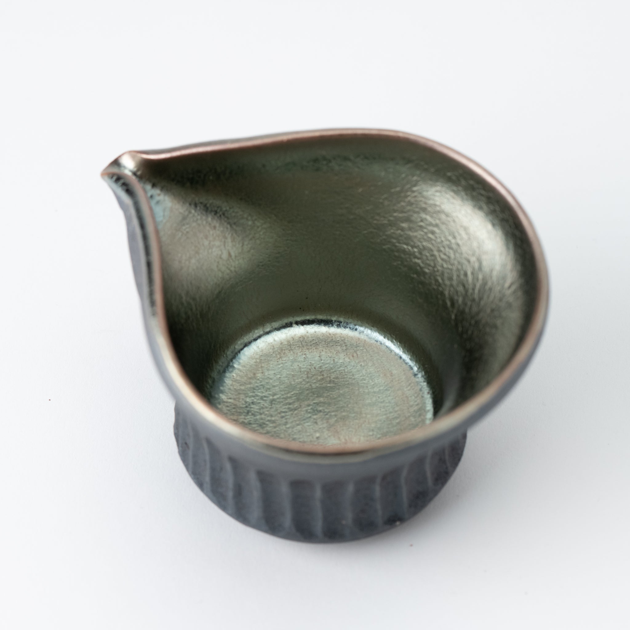 Naginowa Shigaraki Ware Water Mirror Pouring Vessel for Sake