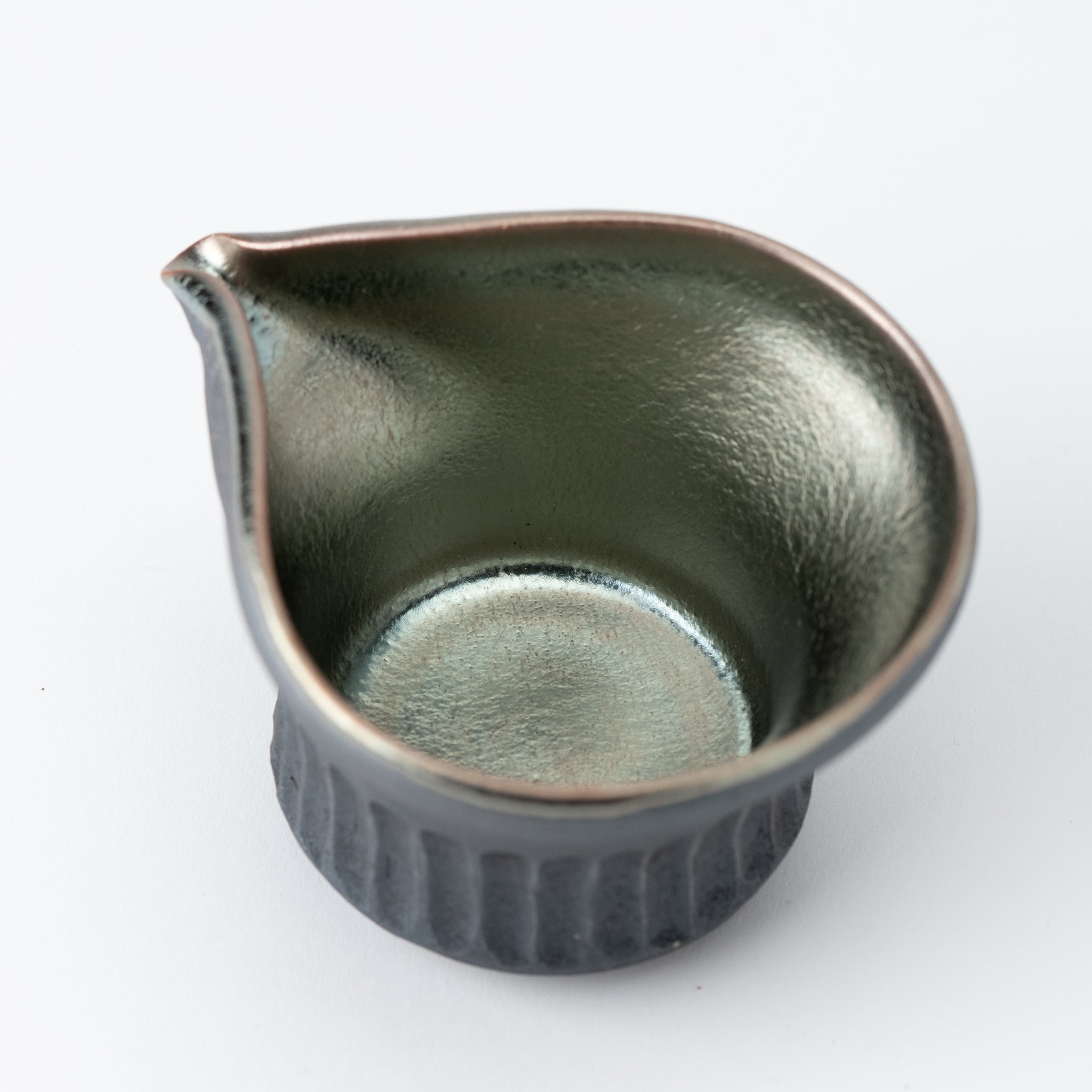 Naginowa Shigaraki Ware Water Mirror Pouring Vessel for Sake