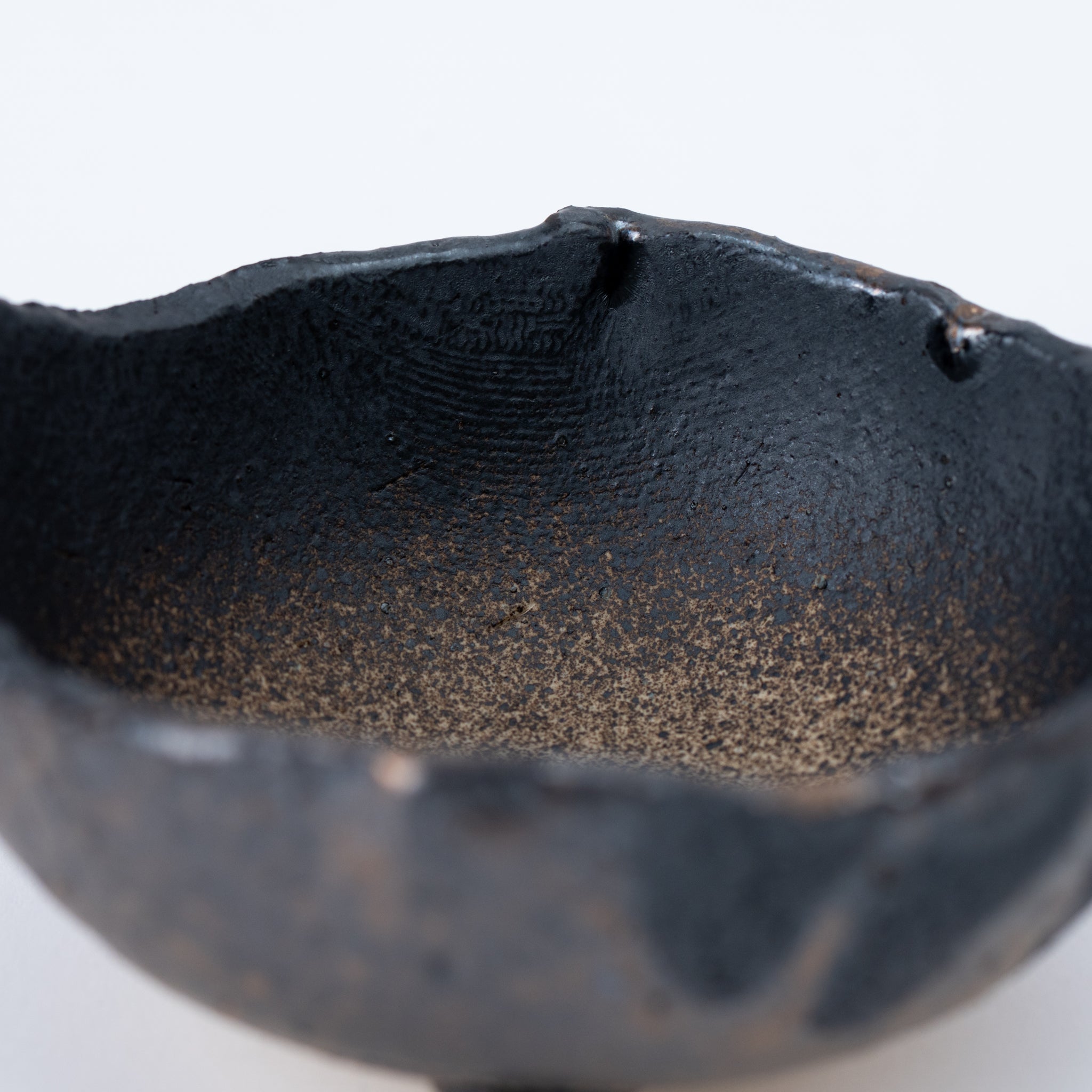 NAGINOWA Black Gold Two Horns BANKO Ware Japanese Bonsai Pot 4.78 in.