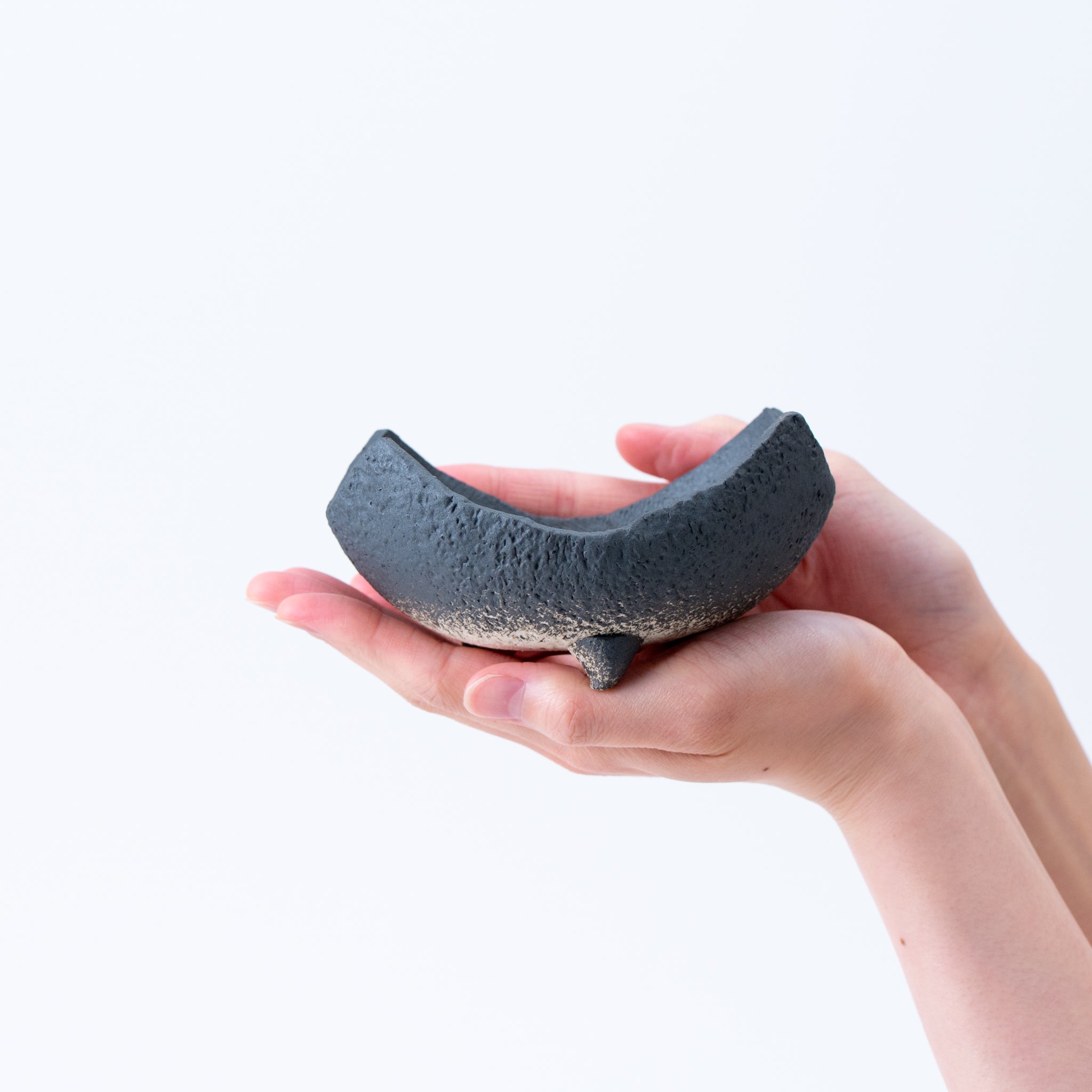 NAGINOWA Black Crown BANKO Ware Japanese Bonsai Pot 4.1 in.