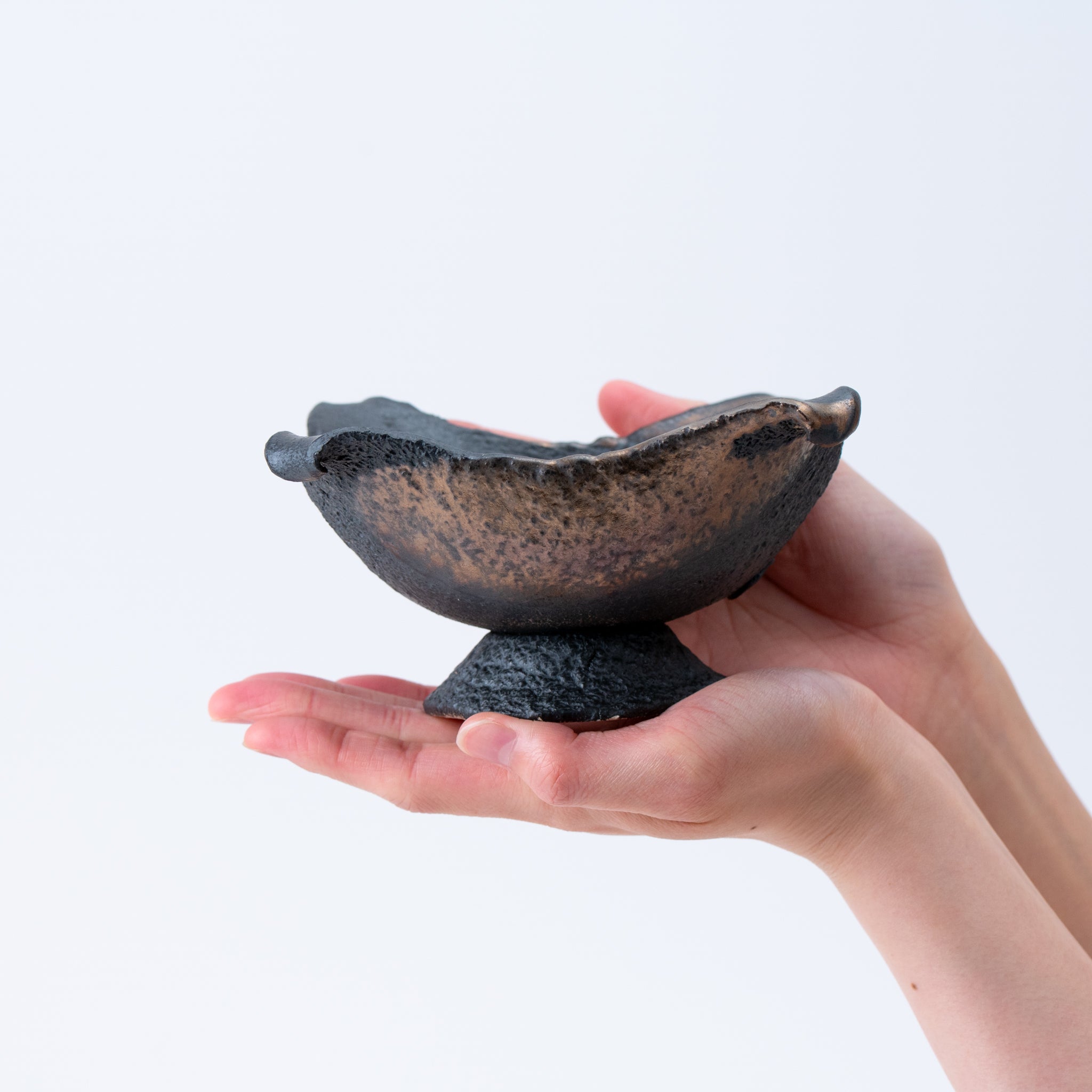 Naginowa Black and Gold Trophy-Shaped BANKO Ware Japanese Bonsai Pot 5.1 in.