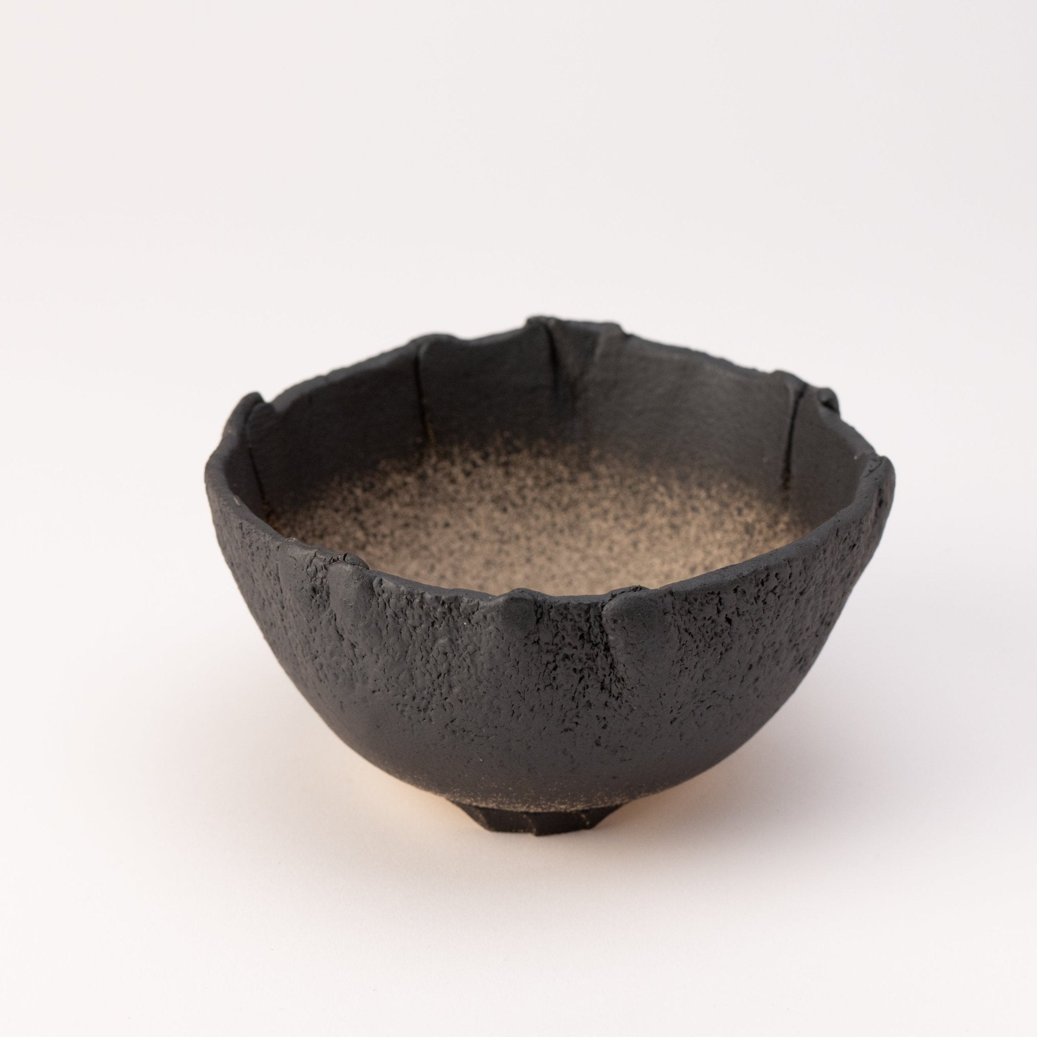 Naginowa Black round shape BANKO Ware Japanese Bonsai / wildflower pot 5.9in.