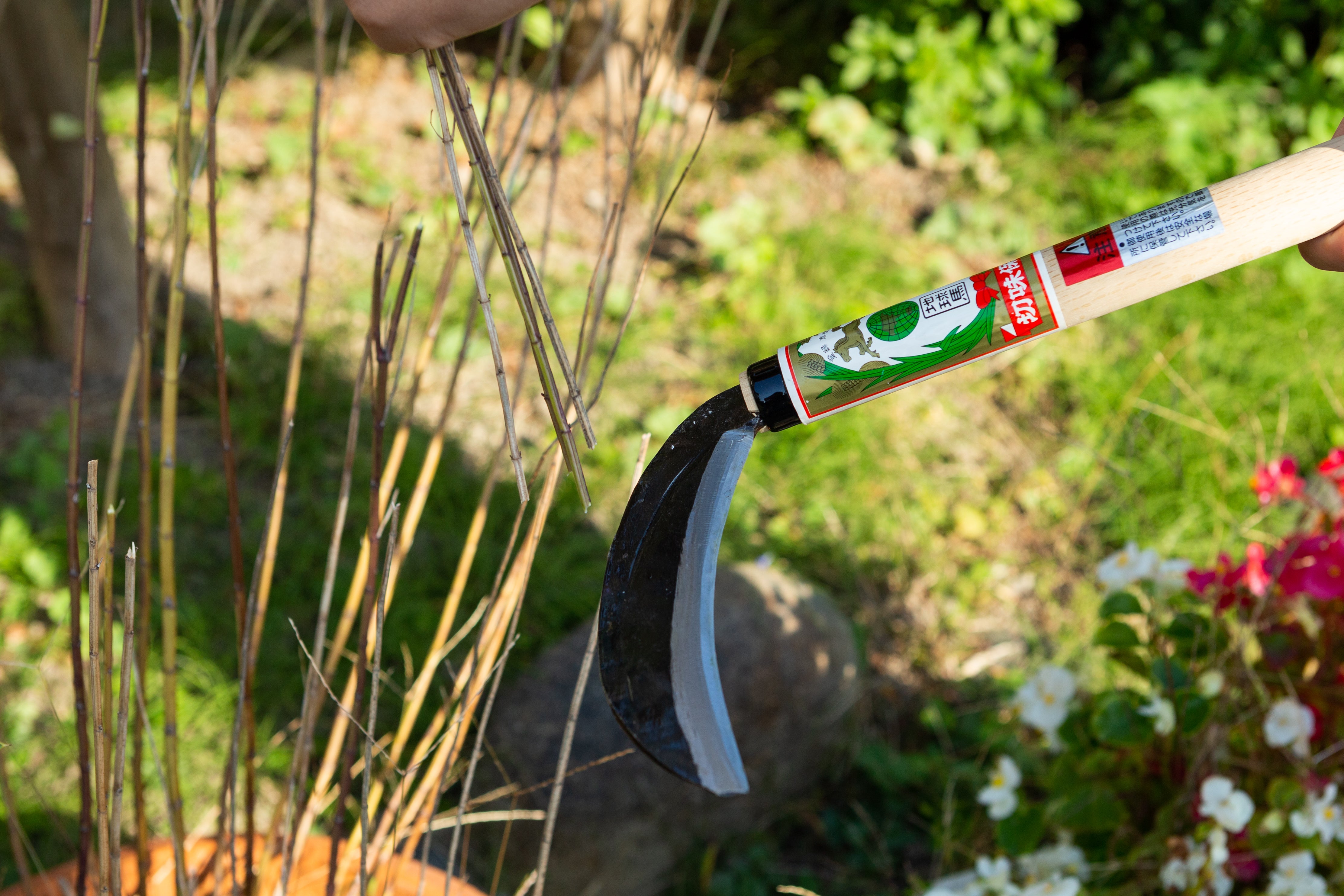 Chikyuma Japanese Weeding Sickle (Thick Blade) - Japanese Gardening Tools